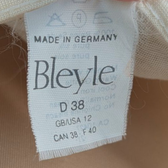 Classic Bleyle Cream Silk Camisole / 38 D / Best on US Medium 10 floral detail - Picture 5 of 5
